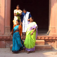 Colorful sari wearing ladies of Rajasthan
